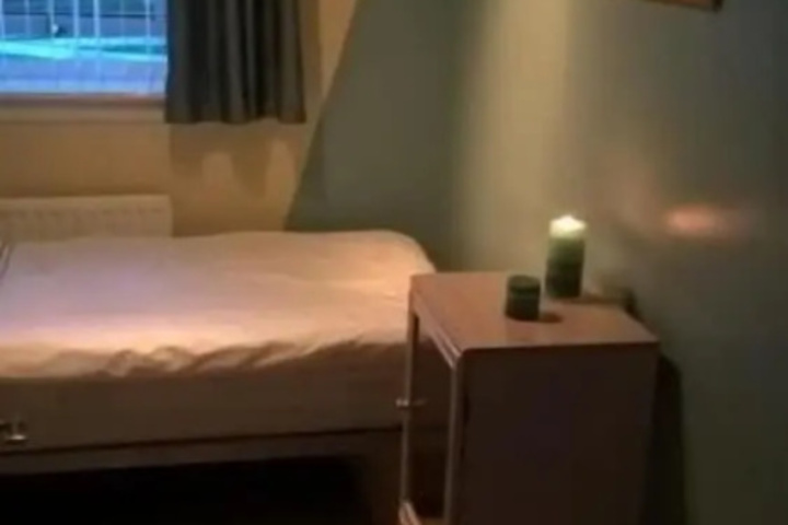 Room 3 of 10