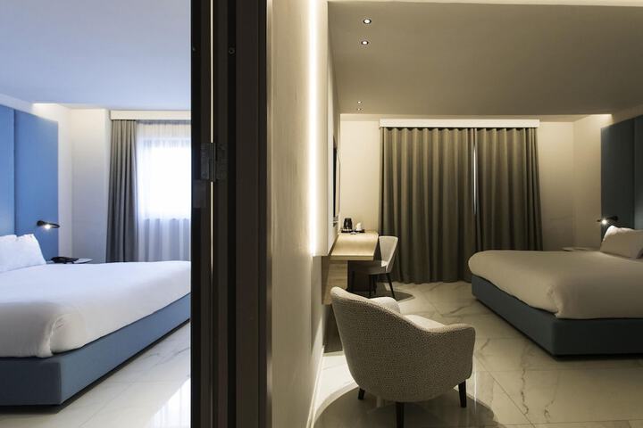 Room 32 of 146