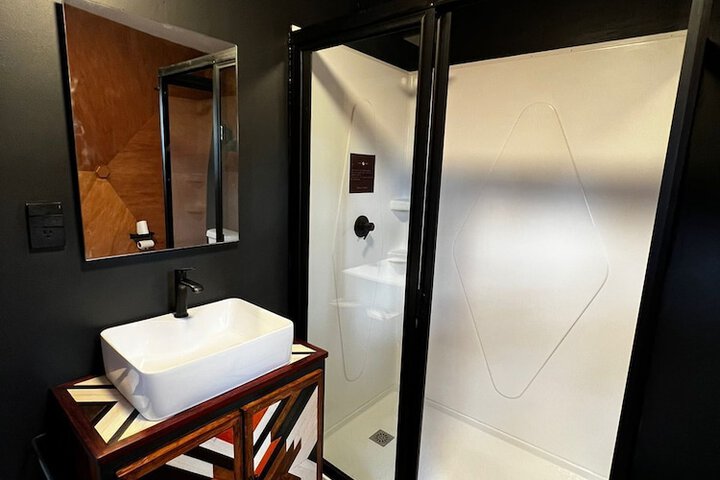 Room 21 of 28