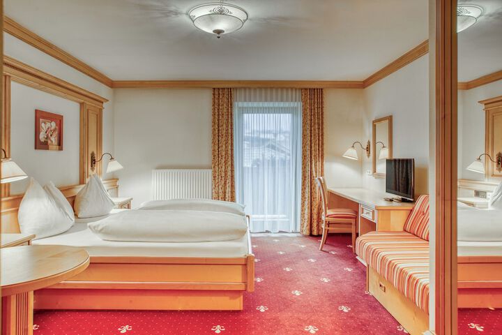 Room 40 of 171