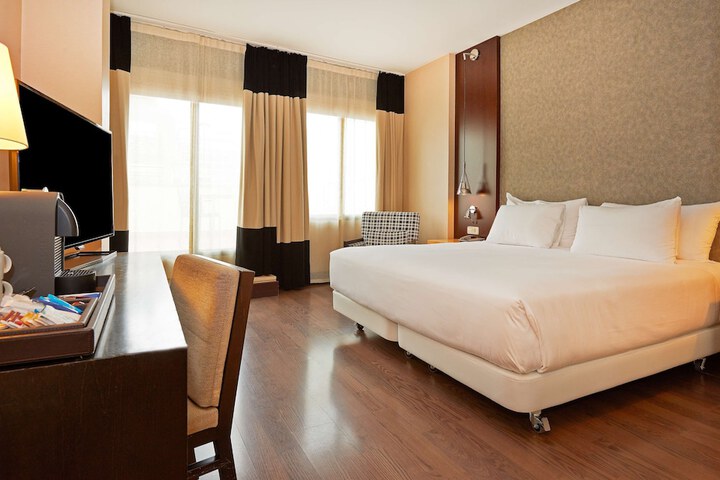 Room 8 of 28