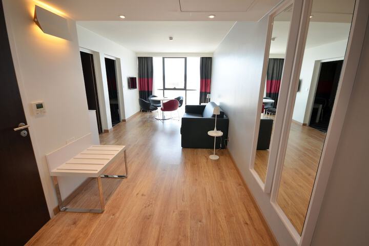 Room 7 of 173