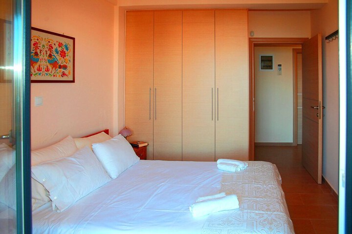 Room 3 of 27