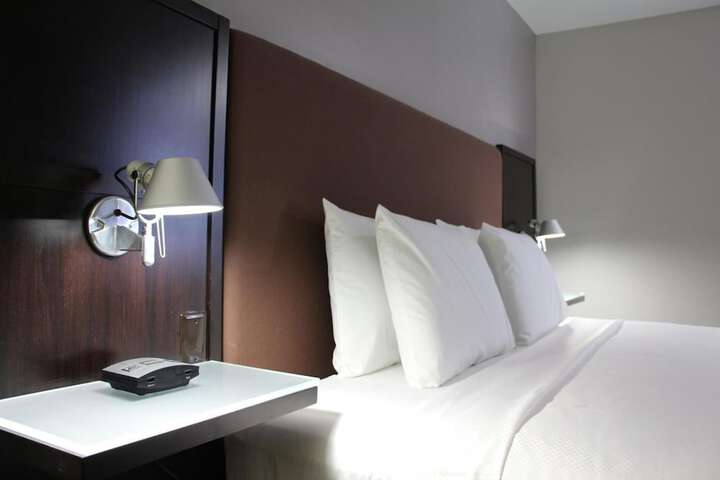 Room 12 of 35