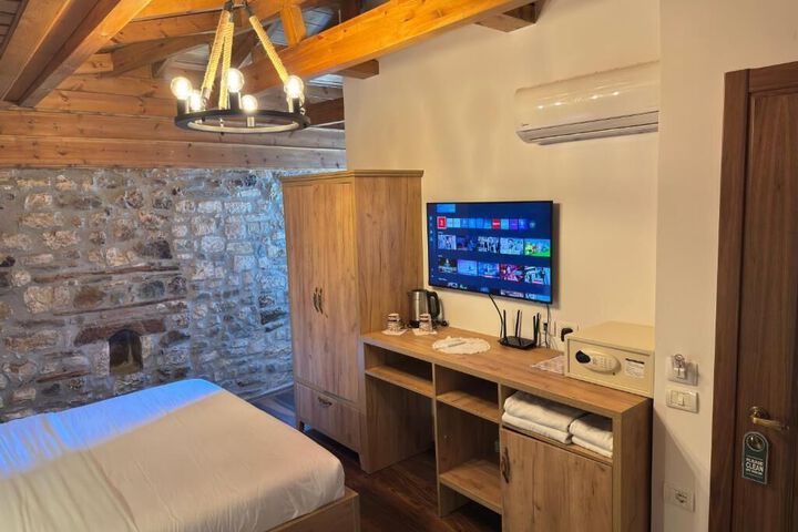 Room 34 of 39