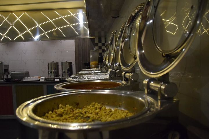 Dining 10 of 18