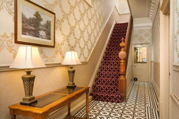 Lincoln House Hotel