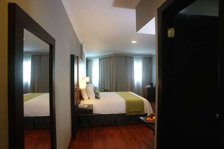 Room 30 of 152