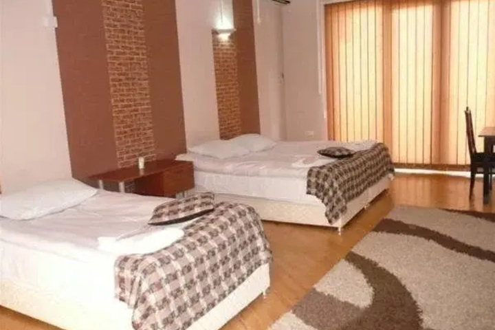 Room 4 of 26