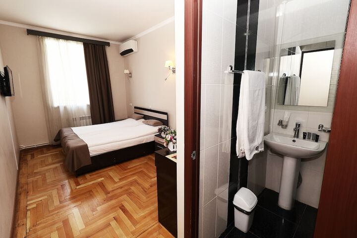 Room 22 of 190
