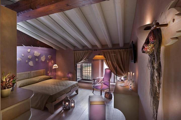 Room 9 of 27