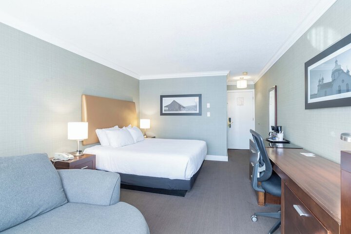 Room 21 of 40