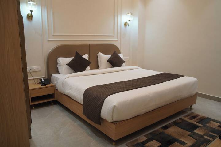Room 2 of 34