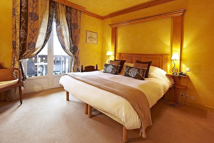 Room 9 of 30