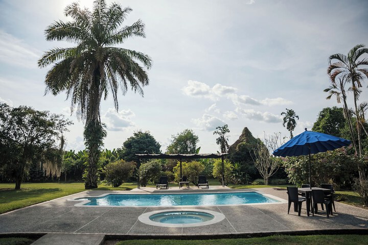 Hotel Pool