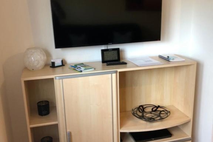 Room 4 of 14