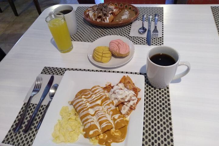 Breakfast/Coffee Service 79 of 106
