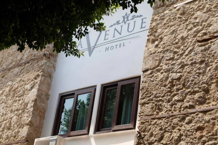 Hotel 75 of 78