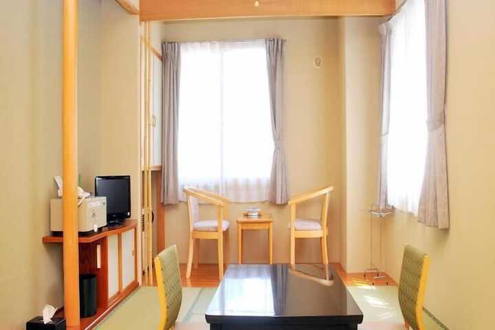 Room 8 of 44