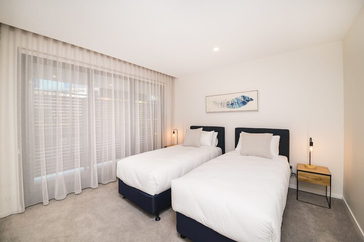 Room 3 of 25