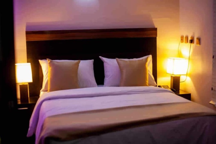 Room 2 of 32