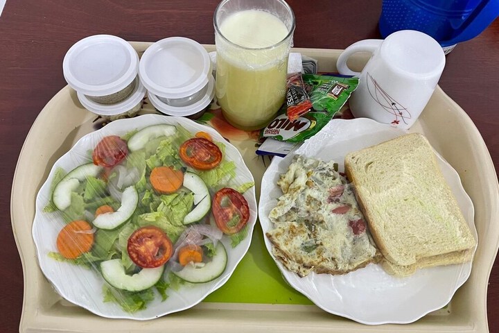 Breakfast/Coffee Service 77 of 120