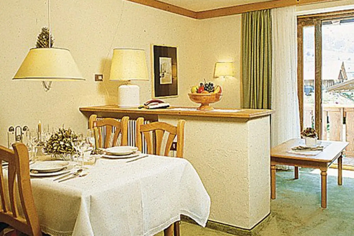 Dining 10 of 10