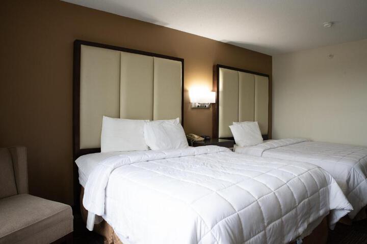 2 Queen Beds (9 of 9)
