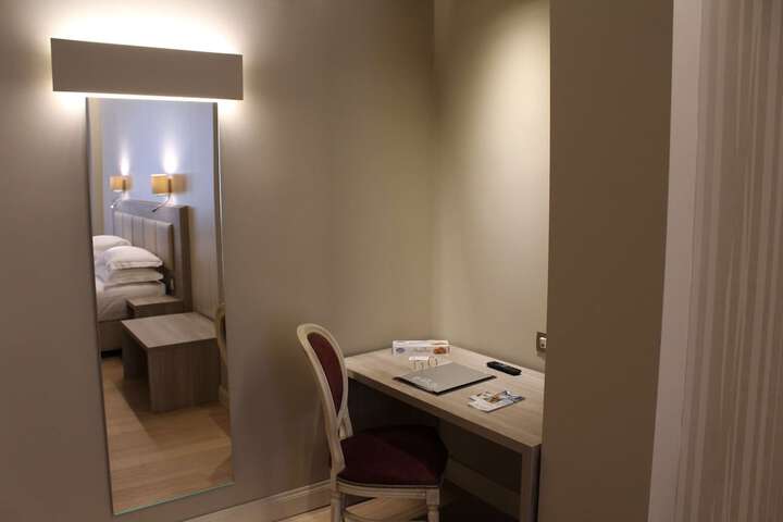 Room 36 of 90