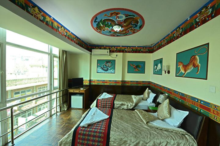 Room 43 of 79