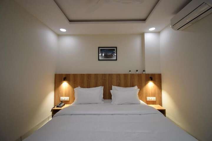 Room 8 of 36