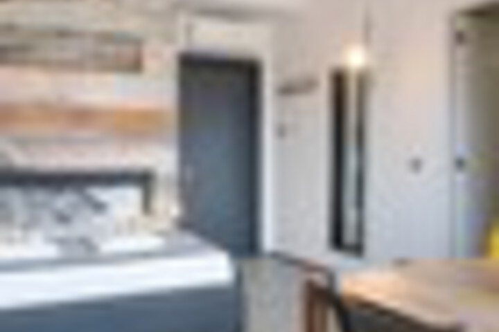 Room 74 of 270