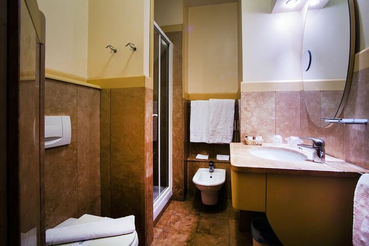 Room 8 of 51