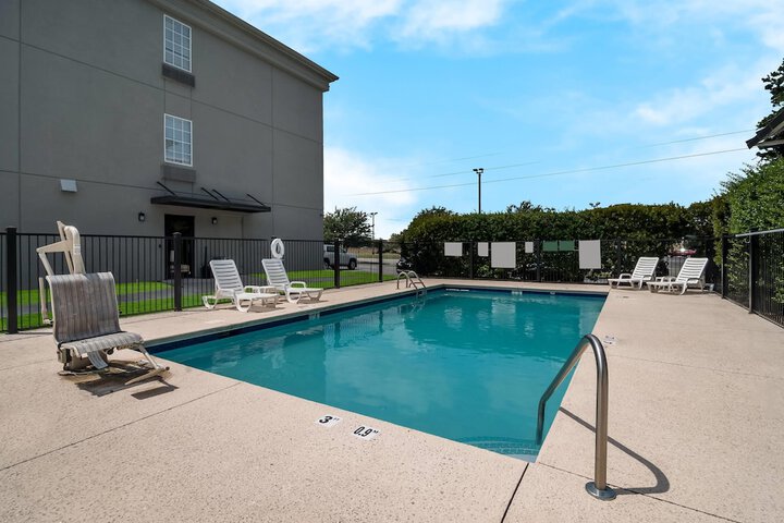 Pool Hotel