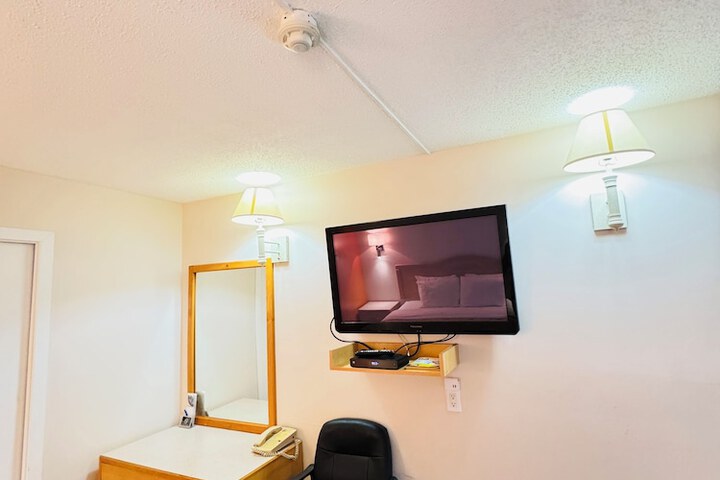 Room 10 of 49