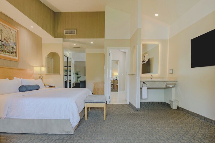 Room 16 of 157