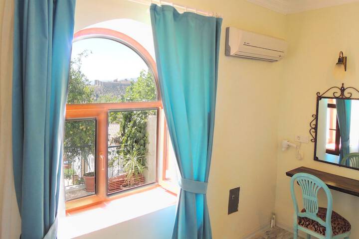 Room 4 of 61