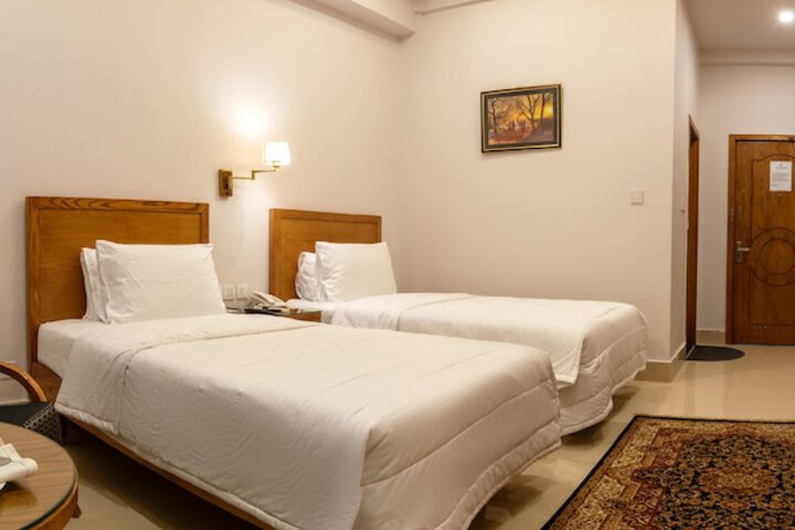 Room 5 of 13