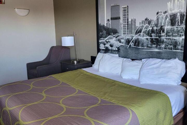 1 King Bed (9 of 24)