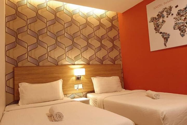 Room 16 of 34