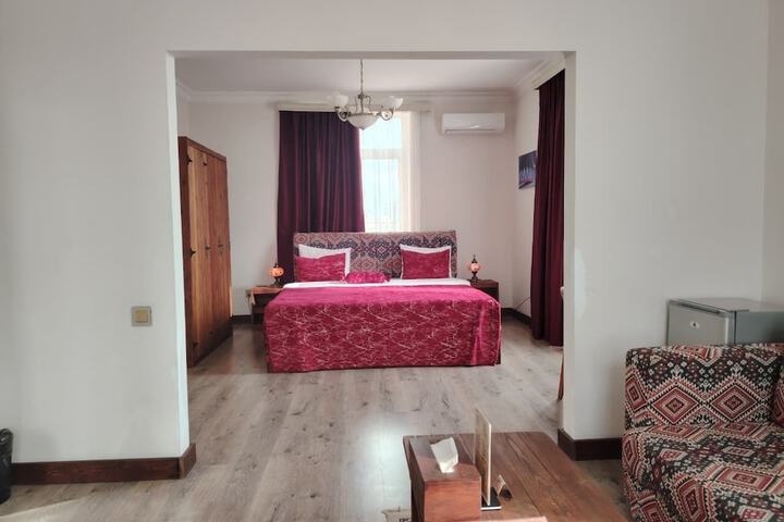 Room 50 of 140