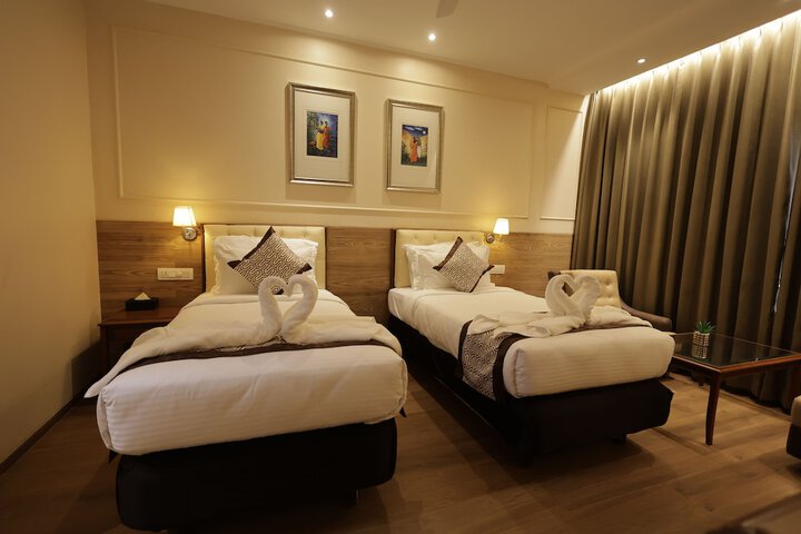 Room 5 of 15