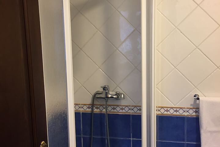 Room 25 of 39