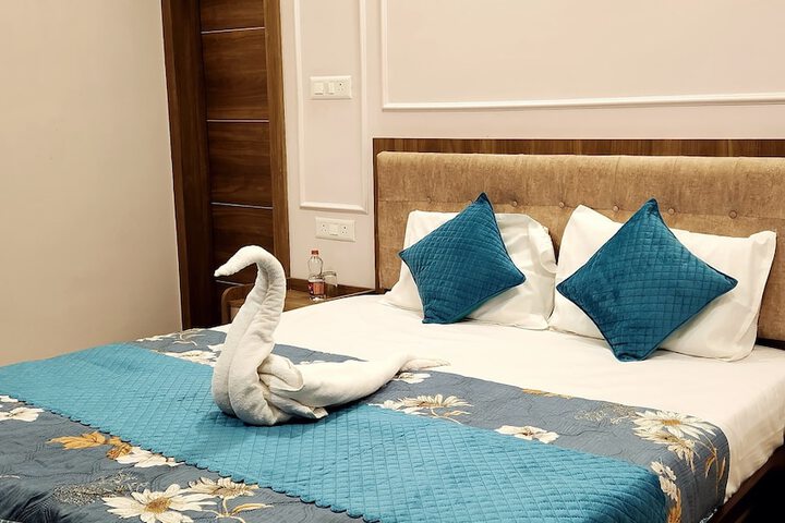 Room 7 of 35