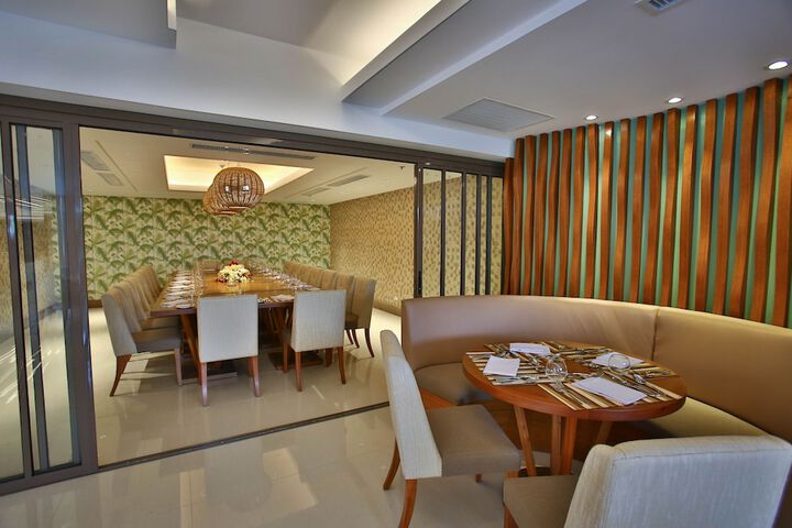 Dining 85 of 128