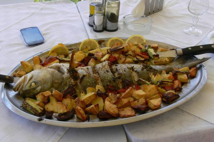 Dining 69 of 87