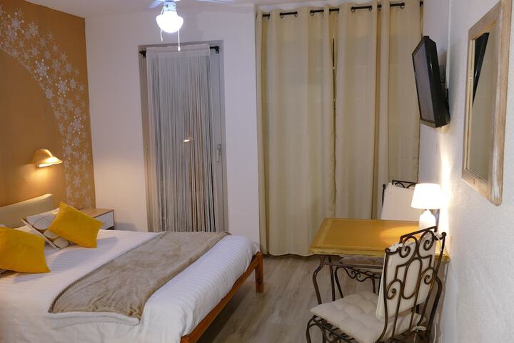 Room 6 of 96