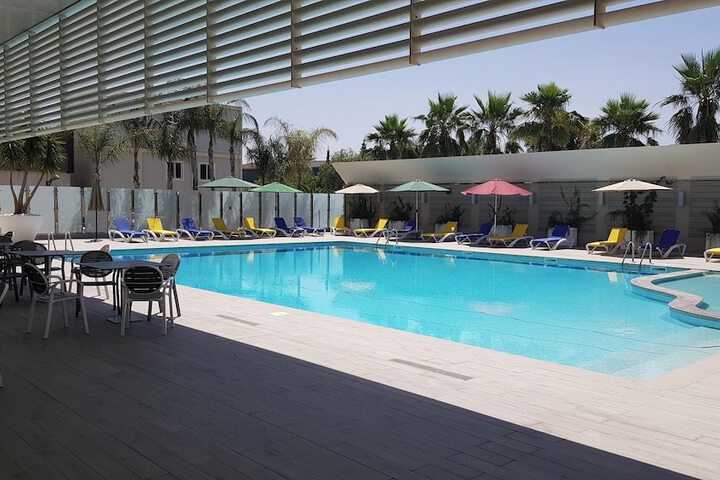 Pool 6 of 8