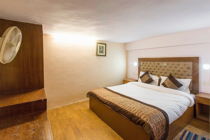 Room 8 of 13