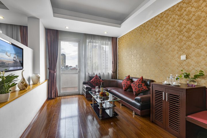 Room 32 of 83